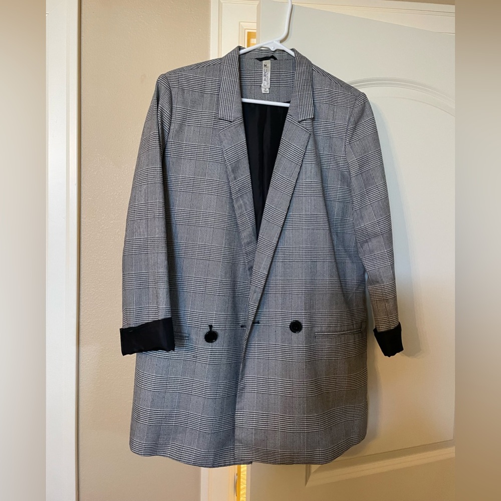 Mural women’s oversized blazer. Size M.